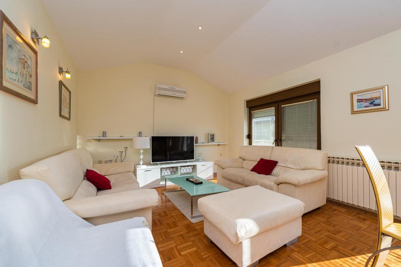 Vila Luna Apartments Zadar Ngoại thất bức ảnh