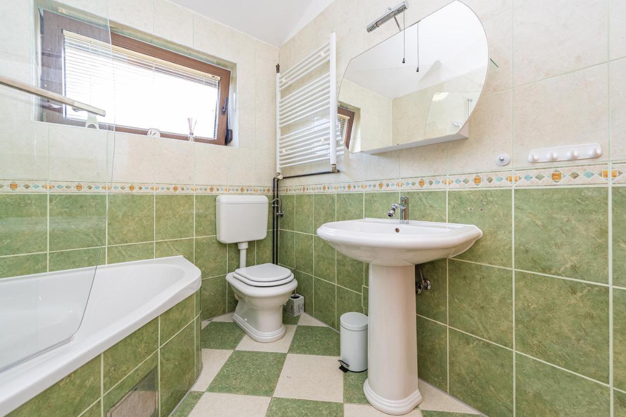 Vila Luna Apartments Zadar Ngoại thất bức ảnh