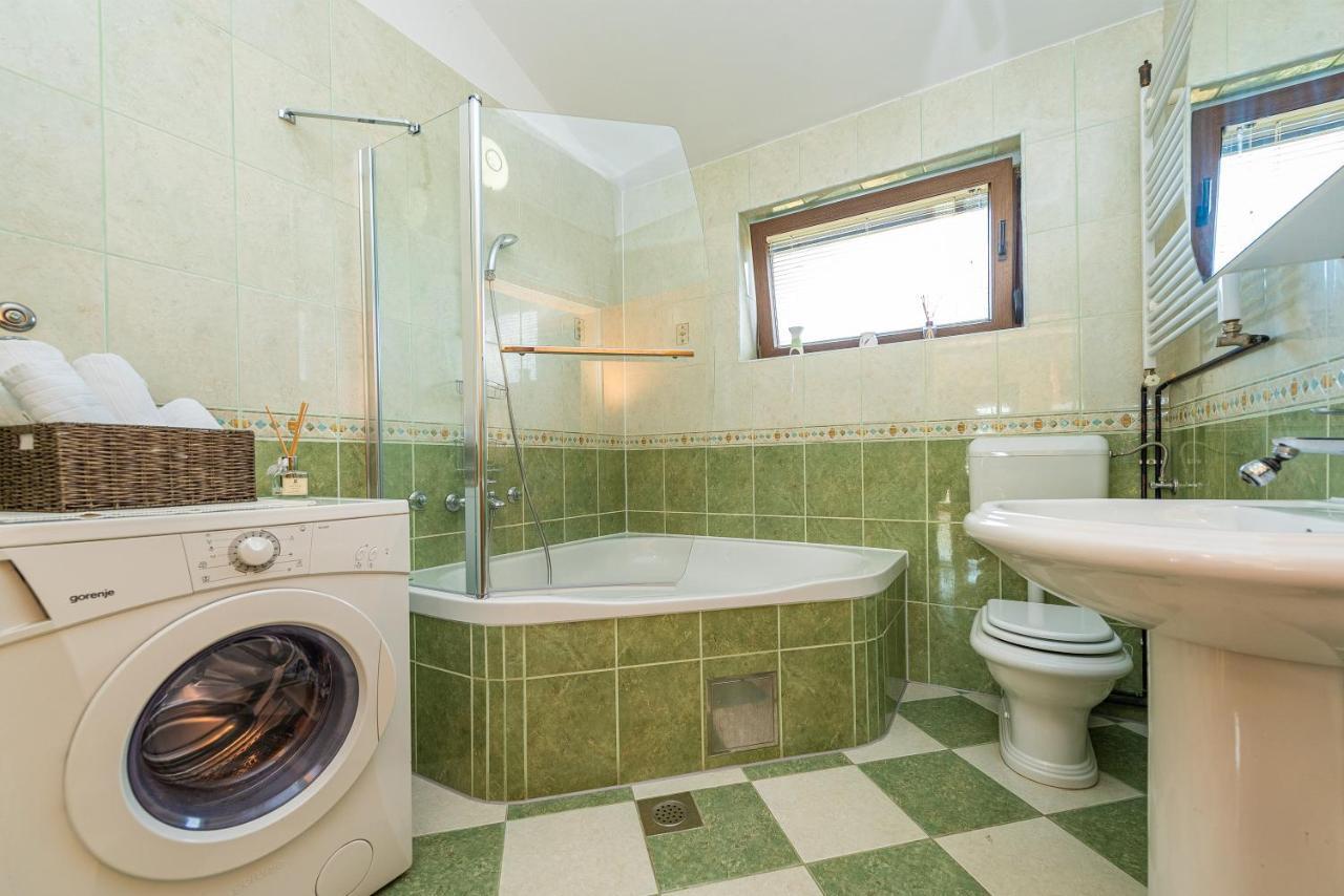 Vila Luna Apartments Zadar Ngoại thất bức ảnh